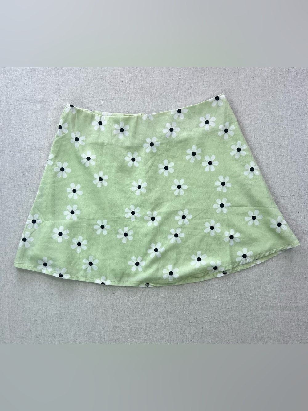 Princess Polly Women's Y2K Indie Fun Stylish Green Daisy Print Mini Skirt - 8